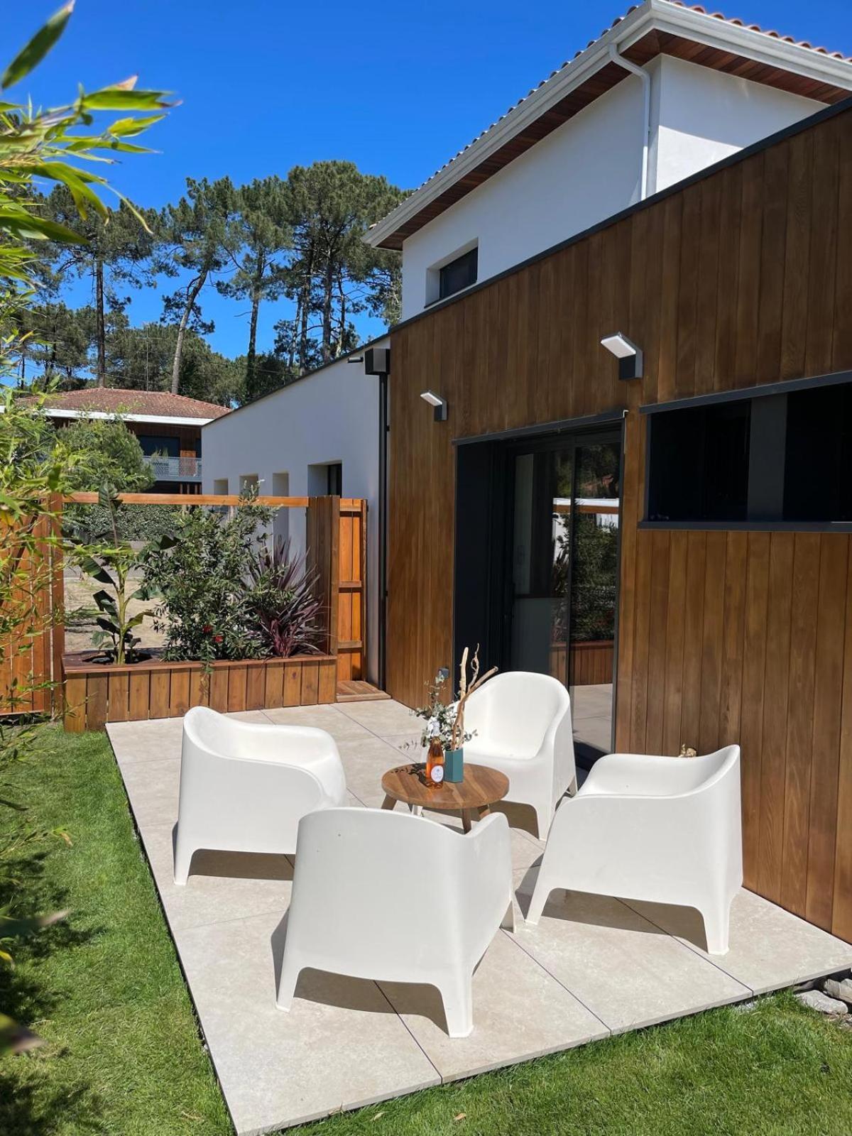 Brand New Surf At The End Of Golf, Classe 5 Etoiles